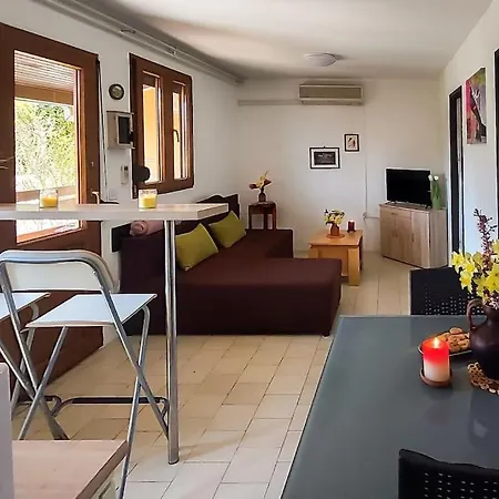 Poolside Compact Family Blum רובינייסקו סלו