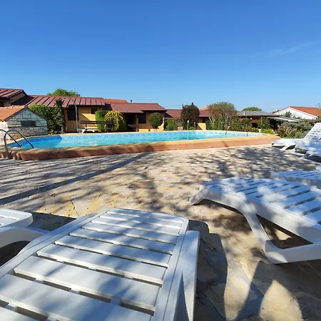 Poolside Compact Family Blum Holiday home *